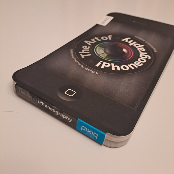 The Art of iPhoneography: A Guide to Mobile Creativity published 2011 - Picture 3 of 7